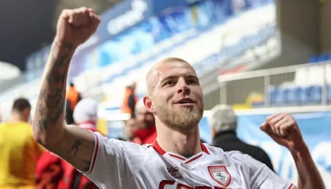 Beşiktaş’ta savunmaya Hollandalı aday!