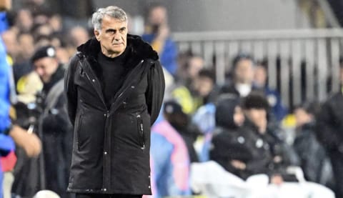 Beşiktaş'ta Şenol Güneş, Fenerbahçe derbisinde kravat takmadı!