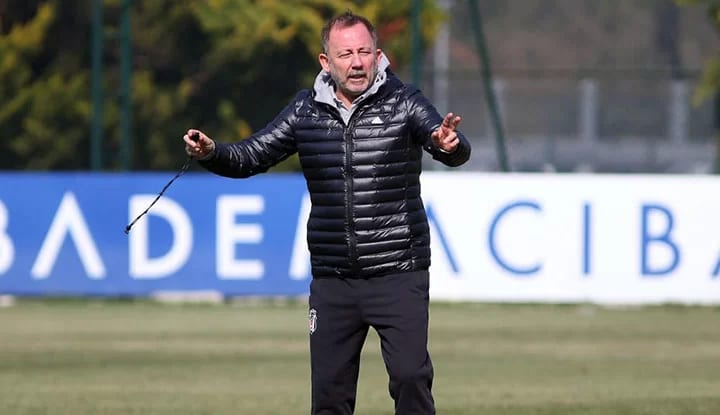 Beşiktaş'ta Sergen Yalçın, planını belirledi! İlk 11'e dönüyor!