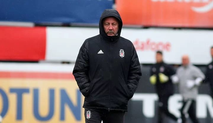 Beşiktaş'ta Sivasspor maçı için sürpriz karar! 10 numaraya geçiyor!