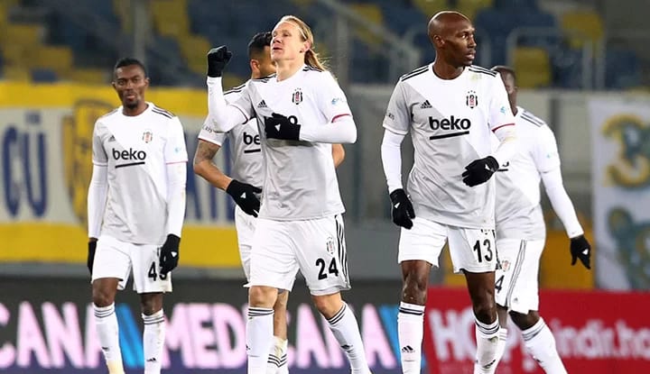 Beşiktaş'ta Sivasspor maçı öncesi sevindiren haber! Kadroda yer alacak!