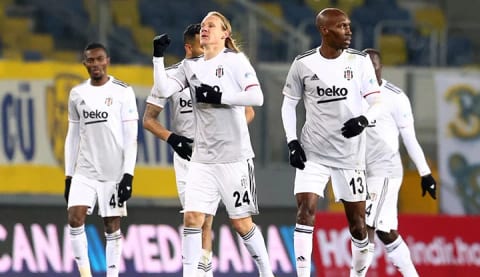 Beşiktaş'ta Sivasspor maçı öncesi sevindiren haber! Kadroda yer alacak!