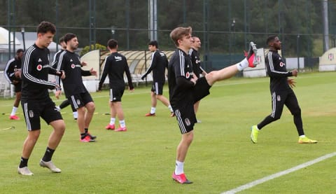 Beşiktaş'ta sol bek için karar çıktı!