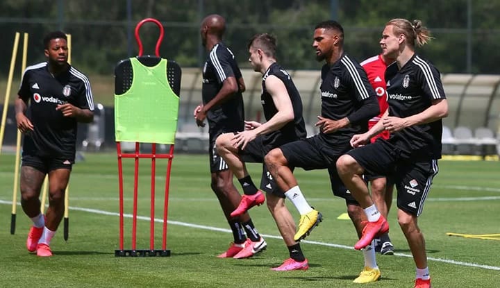 Beşiktaş'ta son durum! Kaleyi kim koruyacak? Hangi oyuncular, forma giyemeyecek?
