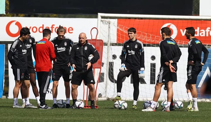 Beşiktaş'ta stoperler değişti