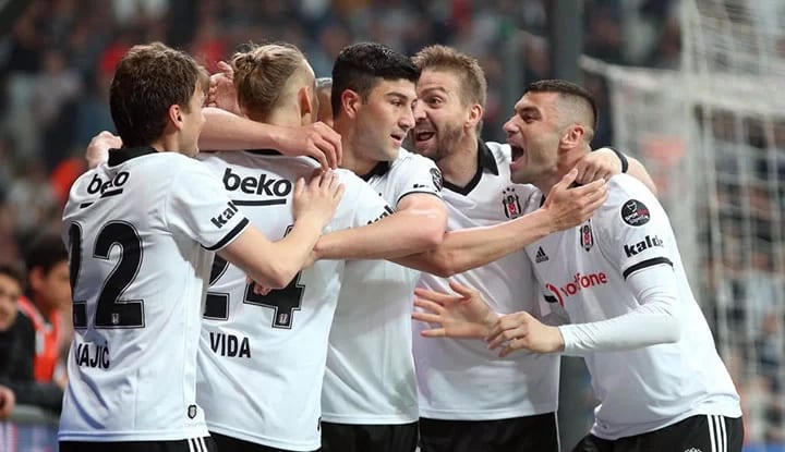 Beşiktaş'ta sürpriz iddia! Teklif gelmezse sözleşmesi feshedilebilir!