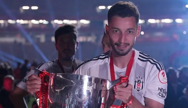 Beşiktaş'ta Tayyip Talha Sanuç'a Necip Uysal'ın sakatlığı sonrası şans doğdu!