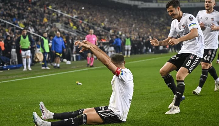 Beşiktaş'ta üç isim sözleşmeyi uzatacak!
