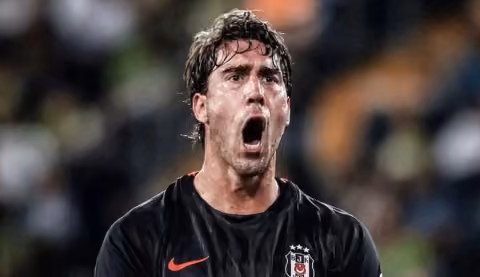 Beşiktaş'ta Vlahovic'ten tarihi rekor fırsatı! 26 yıllık hasret bitebilir