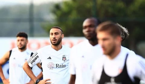 Beşiktaş'ta yeni sözleşmeler milli arada!