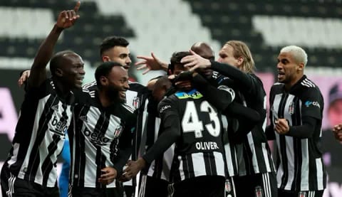 Beşiktaş’tan ayrılan futbolcu Süper Lig’e geri döndü