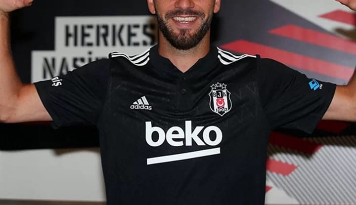Beşiktaş’tan ayrıldı uçuşa geçti! Takımının en golcü ismi oldu!