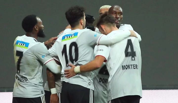 Bilal Meşe yazdı; "Zirveye ortak geldi"