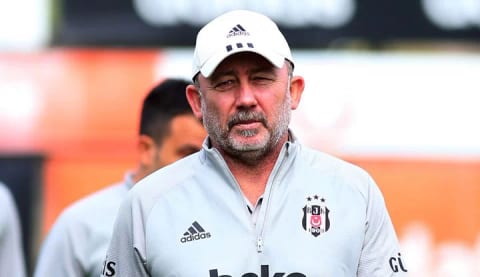 "Bildiğim kadarıyla Çarşamba günleri futbolcularla..."