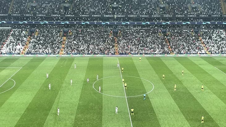 Borussia Dortmund kulübesinde çarpıcı görüntü! Geceye damga vurdu!