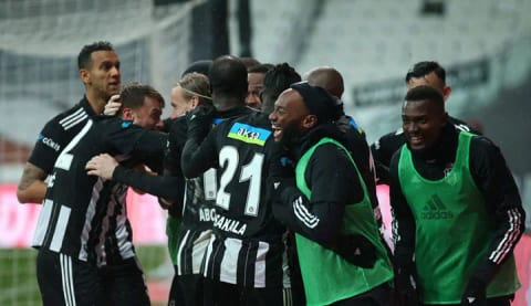 "Bu adam, Beşiktaş'ı sırtladı, aldı götürüyor"