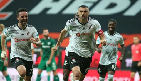 Burak Yılmaz'a 3 teklif var! İşte o takımlar...