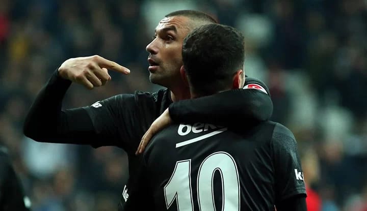 Burak Yılmaz'dan canlı yayında Oğuzhan Özyakup'a dikkat çeken mesaj!