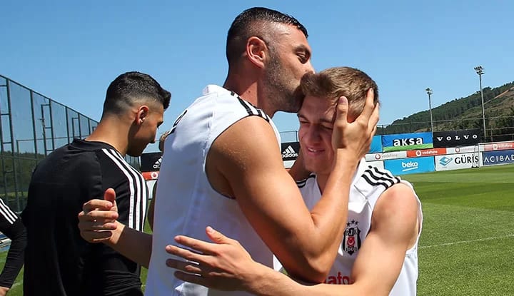 Burak Yılmaz'dan ilk açıklama! Sosyal medyadan veda etti!
