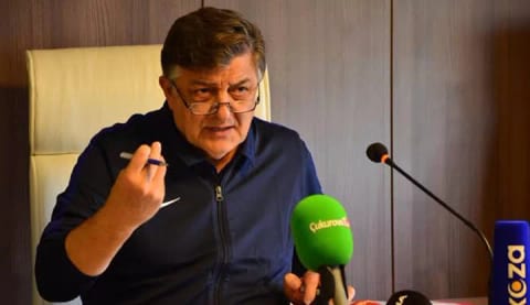 Yılmaz Vural'dan Ahmet Nur Çebi'ye övgü!
