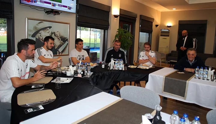 Beşiktaş'tan futbolculara 3 farklı indirim talebi!