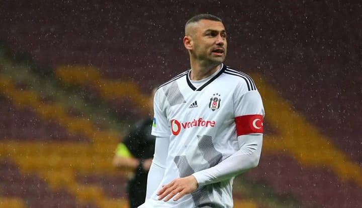 Burak Yılmaz'dan Koronavirüs açıklaması!