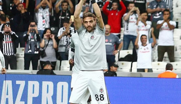 Caner Erkin, koronavirüs test sonucunu paylaştı!