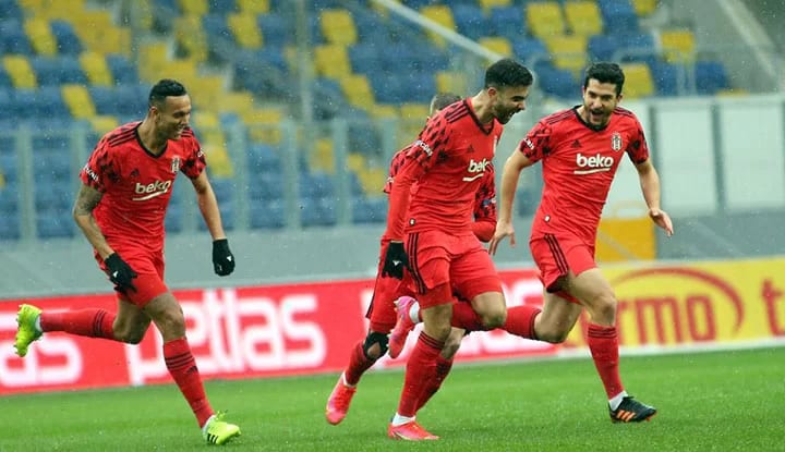 Canlı yayında açıkladı! "Çılgın bir opsiyon gibi gelmesin; Ghezzal'ı..."