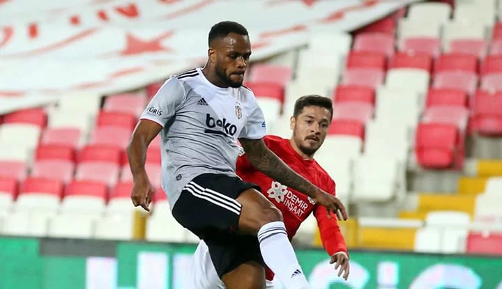 Canlı yayında Cyle Larin'in sakatlığını açıkladı! "Şimdi 2-3 maç kaçırsa..."