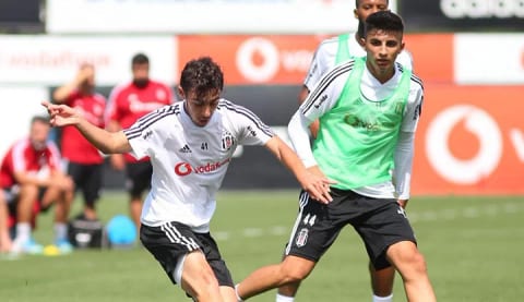 Beşiktaş'ın 18'lik genç oyuncusu göz dolduruyor!
