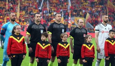 Atiba bile çıldırdı! İlk yarının sonunda Hüseyin Göçek'e büyük tepki!