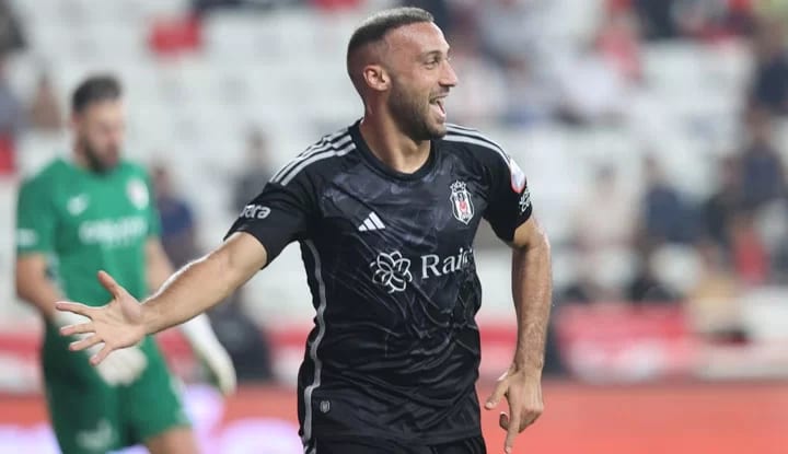 Cenk Tosun, Burak Yılmaz'ı geçti!