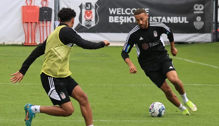 Cenk Tosun, ilk 11'e göz kırpıyor!