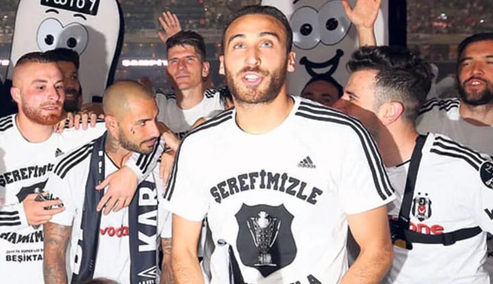 Cenk Tosun, transferi resmen açıkladı! İşte o paylaşım...