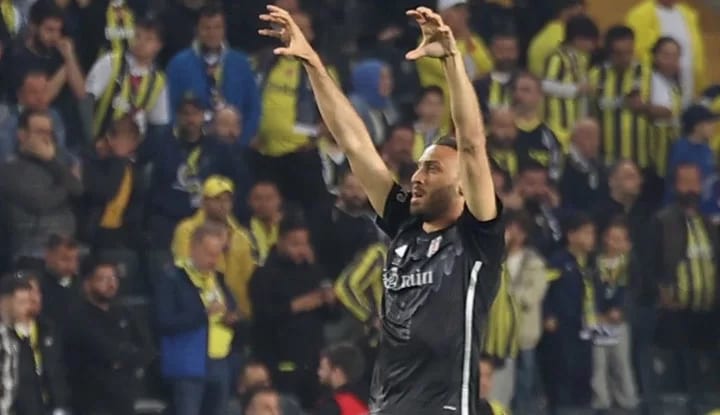Cenk Tosun'dan açıklamalar! "Kırmızı kart planlarımızı bozdu"