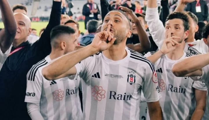 Cenk Tosun'dan maç sonu açıklaması! "Taraftarımızın desteğiyle"