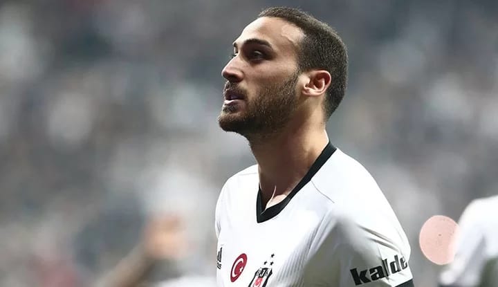 Cenk Tosun'dan mesaj var!