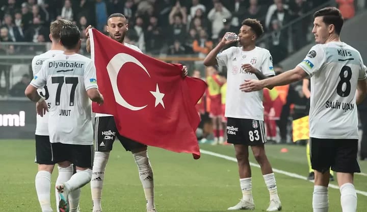 Cenk Tosun'un gözü Ankaragücü'nde!