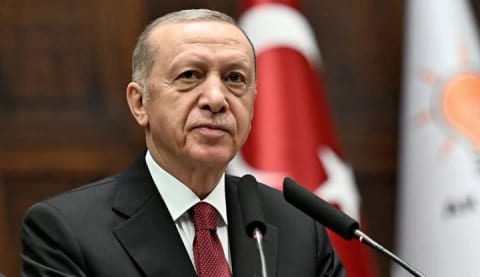 Cumhurbaşkanı Erdoğan, Hasan Arat'ı tebrik etti!