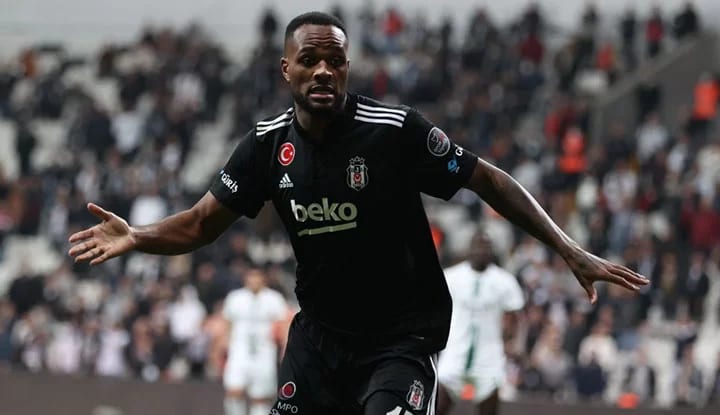 Cyle Larin'de flaş gelişme! Transfer görüşmesine başladı! İşte o kulüp...