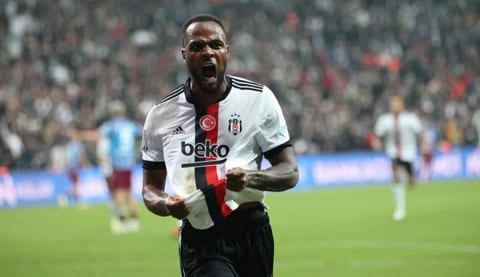 Cyle Larin'de sıcak gelişme! İki kulüp devreye girdi!