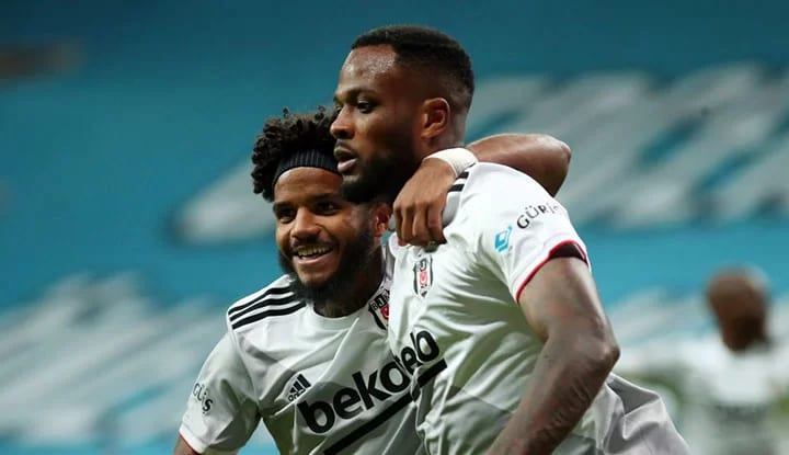 Cyle Larin'den 3 maçlık hedef!