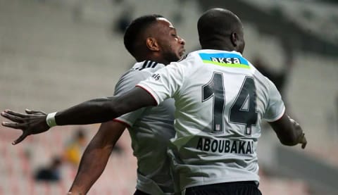 Cyle Larin'den otel odasına veda