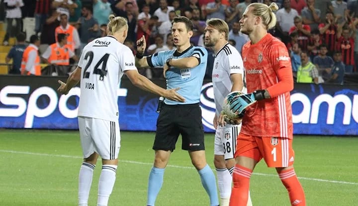 Beşiktaş'ta Vida, özür diledi!