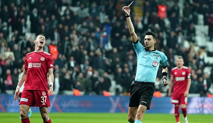 "Vedat Muriç’ten ne farkı var, eyy Şansalan?"