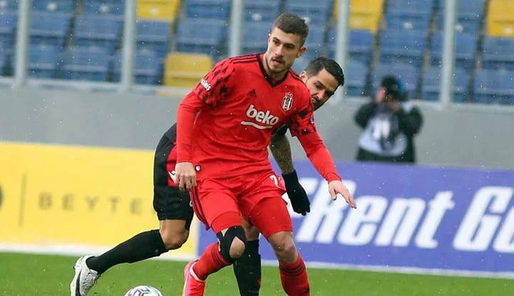 Dorukhan Toköz'den Galatasaray iddiaları sonrası flaş paylaşım