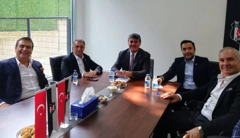Beşiktaş'ta seçime bir gün kala flaş ziyaret! İşte o görüntüler...