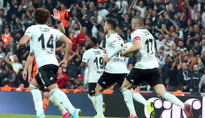 Beşiktaş'ta Burak Yılmaz, takımla görüştü!