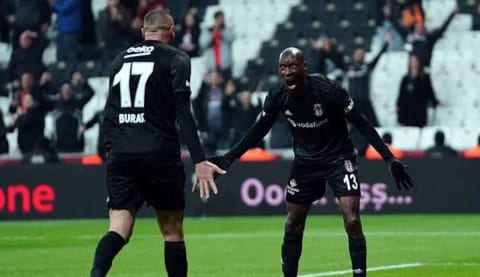 Beşiktaş'tan Atiba'ya özel sözleşme! İşte detaylar...