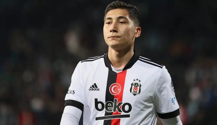 Emirhan İlkhan’dan son dakika transfer açıklaması!